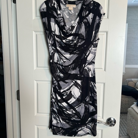 MICHAEL Michael Kors Black and Gray Swirl Midi Dress - Picture 1 of 2